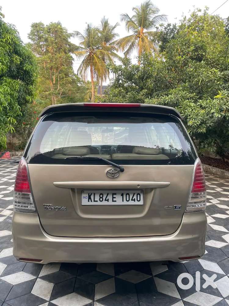 Innova 2.5g 2010 Urgent Sale