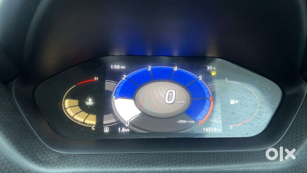 Nissan Magnite 1.0 Xv Premium, 2022, Petrol