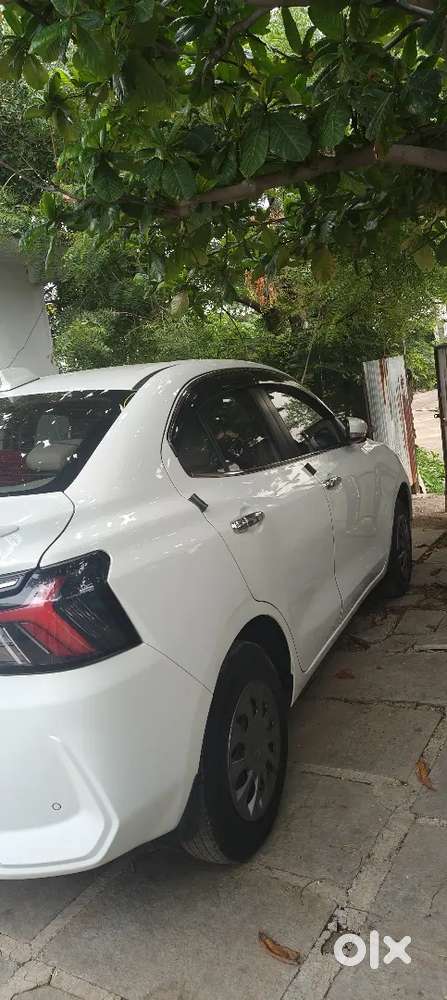 Dazzling Dezire Cng Petrol