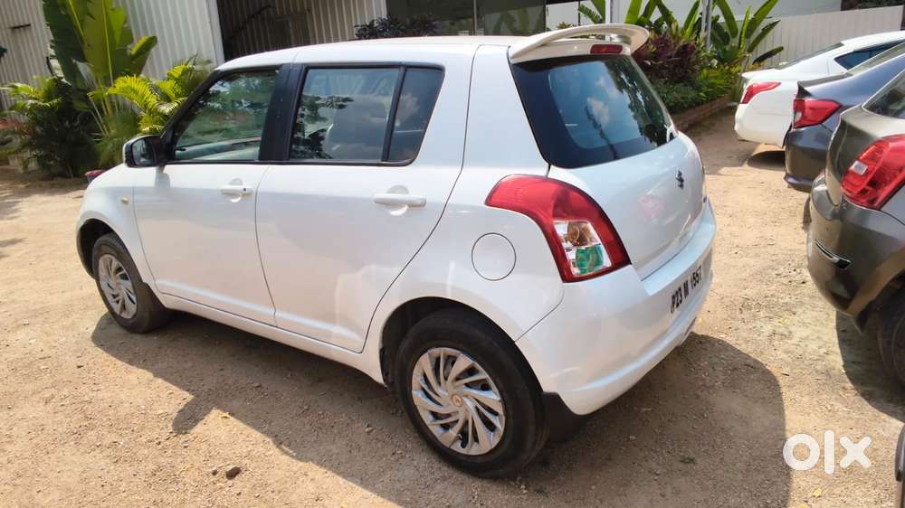 Maruti Suzuki Swift Lxi Bsiv, 2007, Petrol