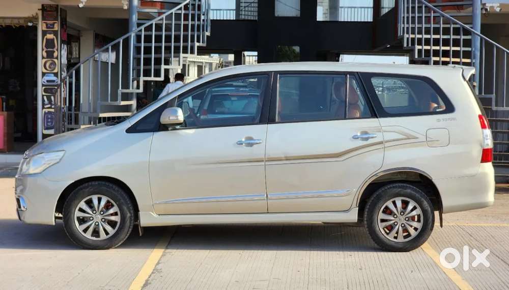 Toyota Innova 2.5 Zx 7 Str Bs-iv, 2015, Diesel