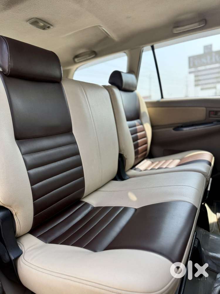 Toyota Innova 2.5 G (diesel) 8 Seater Bs Iv, 2016, Diesel