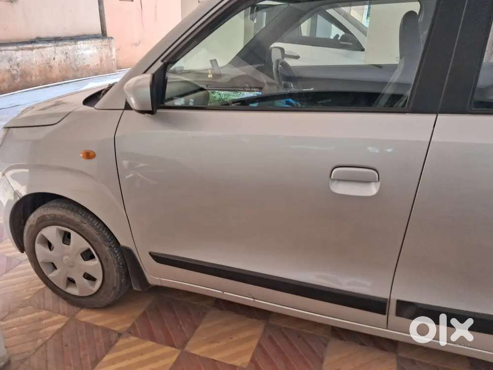 Grey Color Less Kilometers Used Car Vxi Model Not Zxi