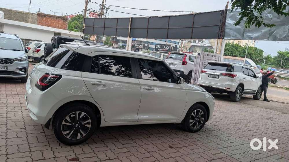 Maruti Suzuki Swift Zxi Plus, 2025, Petrol
