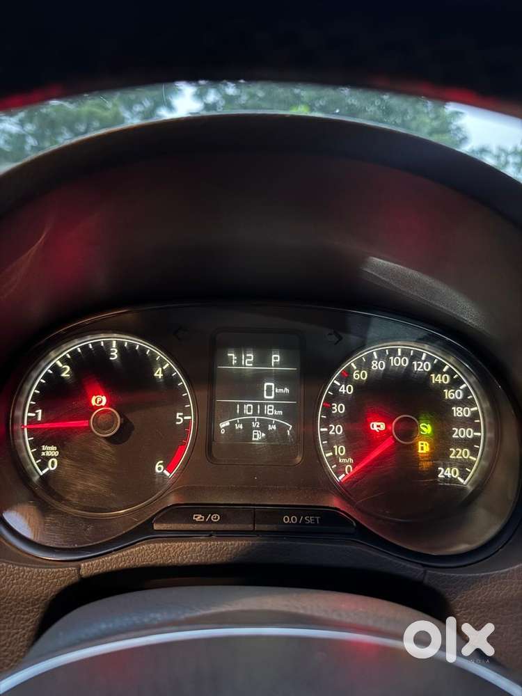 Volkswagen Vento Highline Plus 1.6 Tdi Automatic — 2016