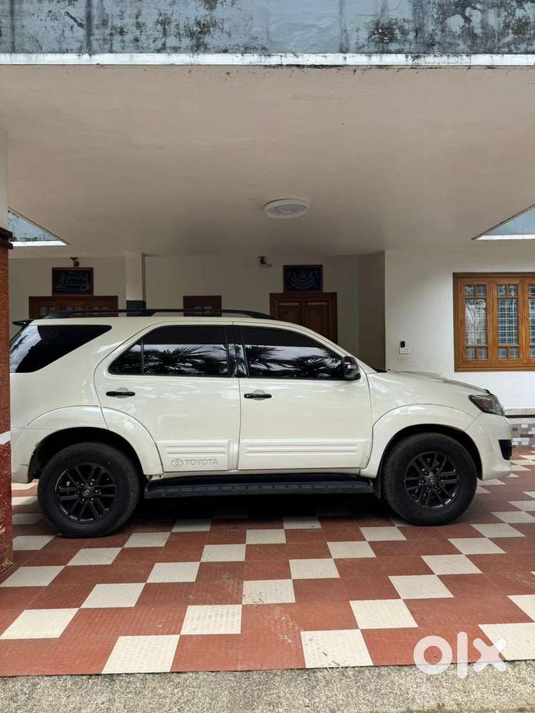 Toyota Fortuner 2015