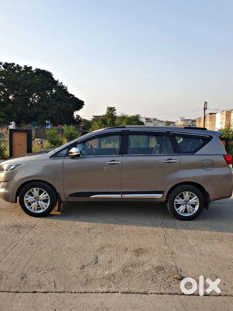 Innova Crysta 2.8z Automatic 1st Owner