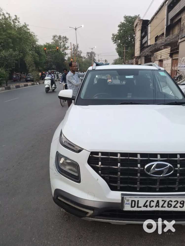 Hyundai Venue 2020 Petrol Well Maintained