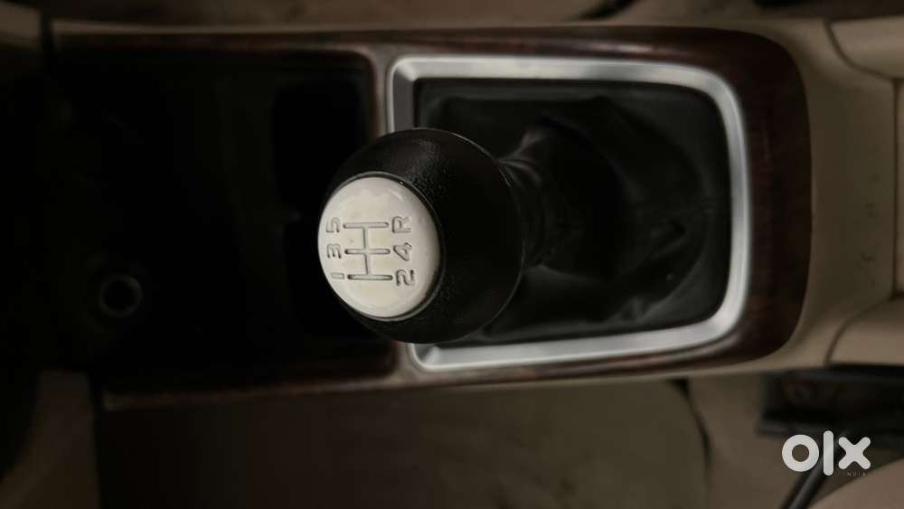 Maruti Suzuki Swift Dzire 1.2 Lxi Bsiv, 2017, Cng & Hybrids