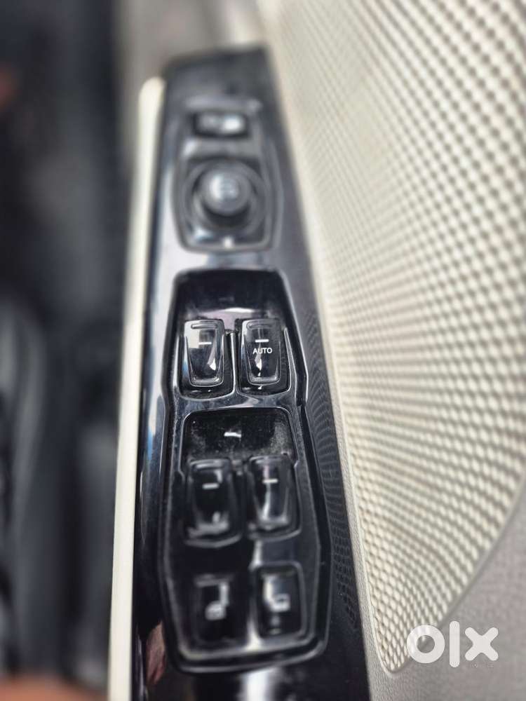 Mahindra Xuv 3xo, 2024, Petrol