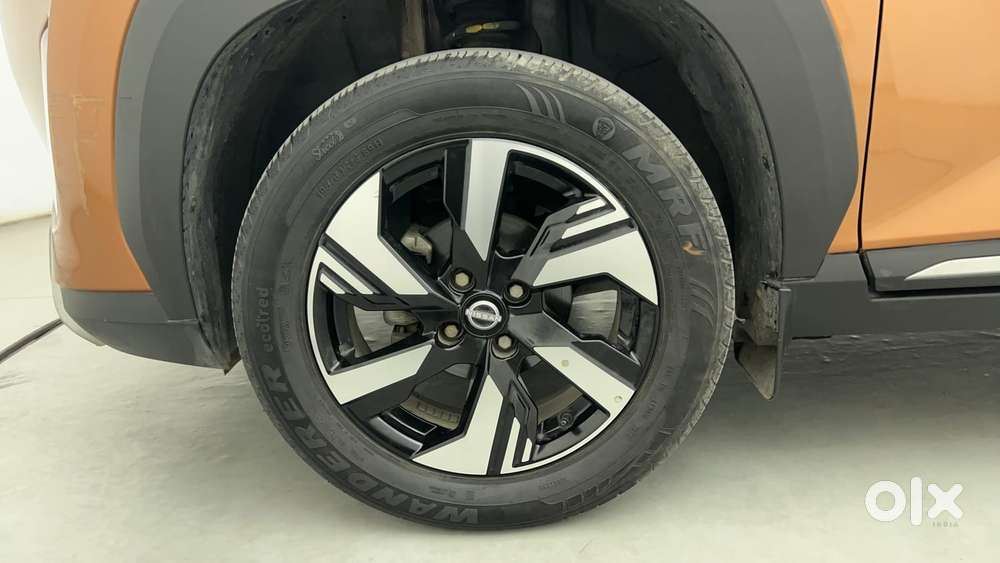 Nissan Magnite 1.0 Xv Premium Dual Tone, 2024, Petrol