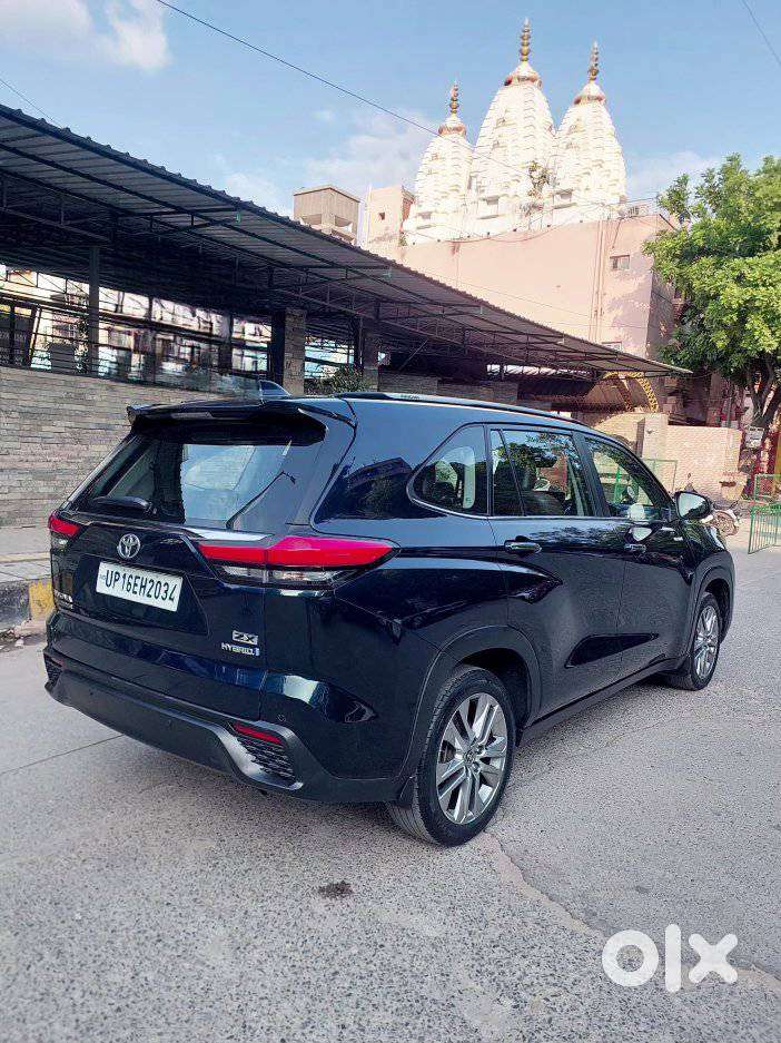 Toyota Innova Hycross 2.0 Zx Hybrid 7 Str, 2024, Cng & Hybrids