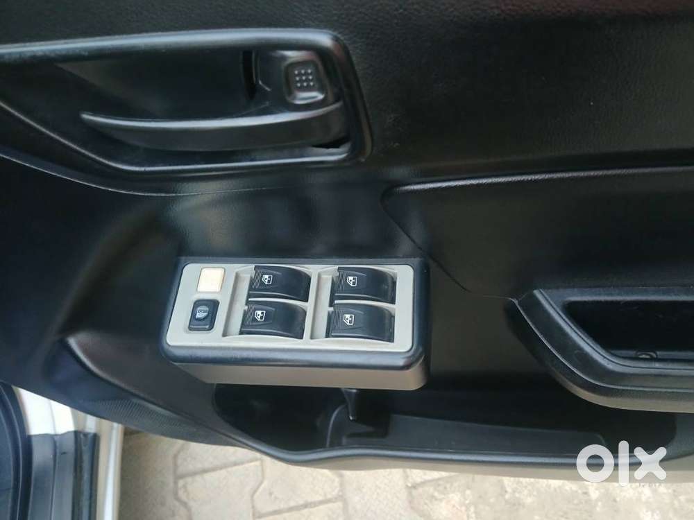 Maruti Suzuki Swift Lxi, 2018, Petrol