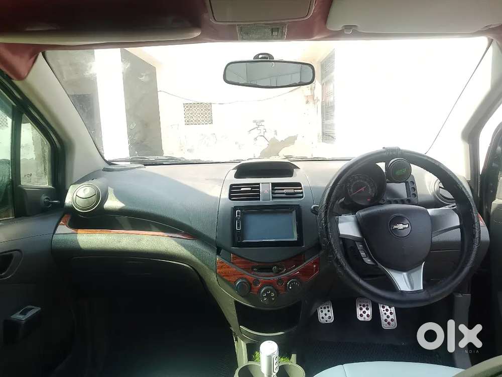 Beat Car Go To Right