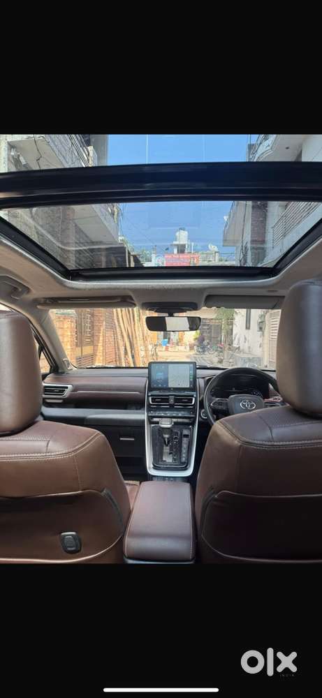 Toyota Innova Hycross 2023