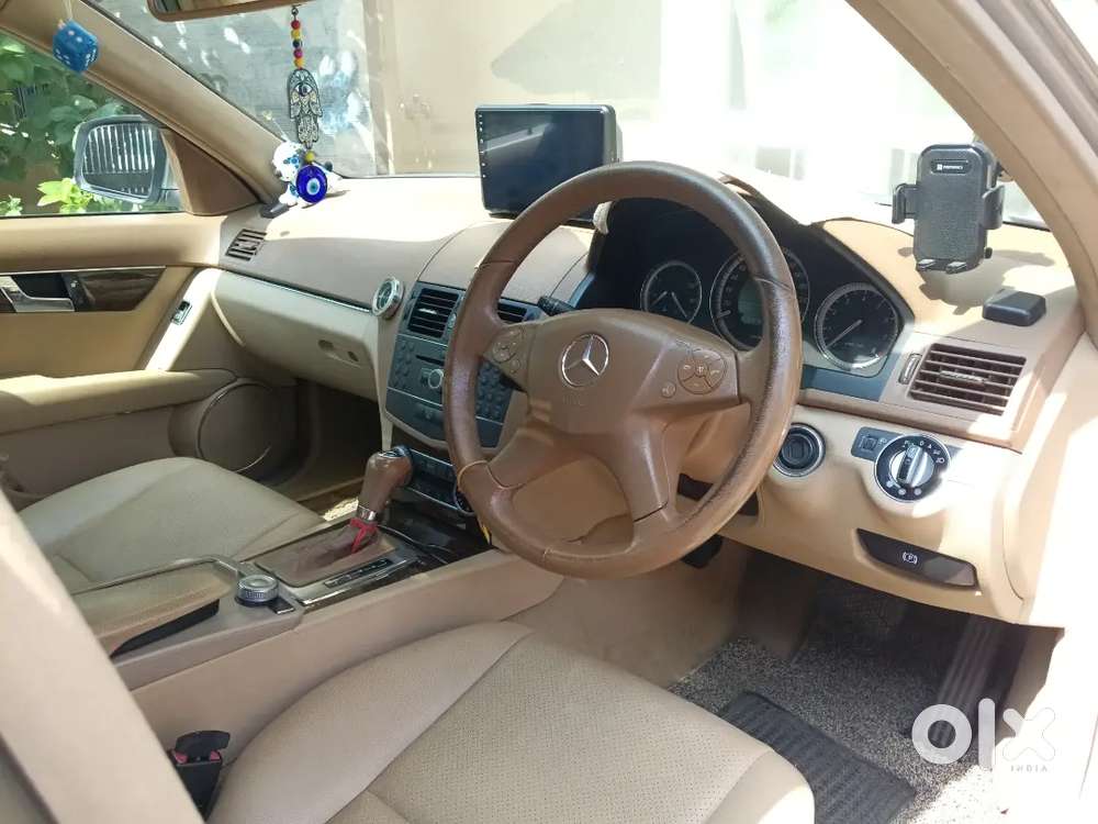 Mercedes-benz C-class 200k At With Sunroof