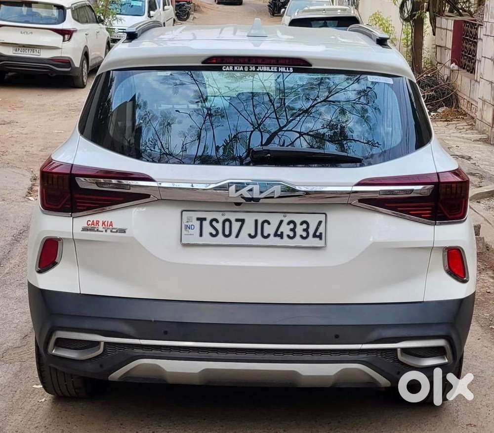 Kia Seltos White Htx + Petrol Car 2022