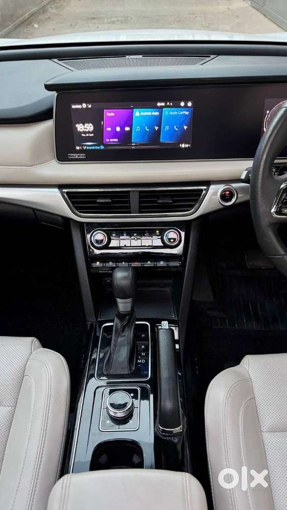 Mahindra Xuv700, 2025, Petrol