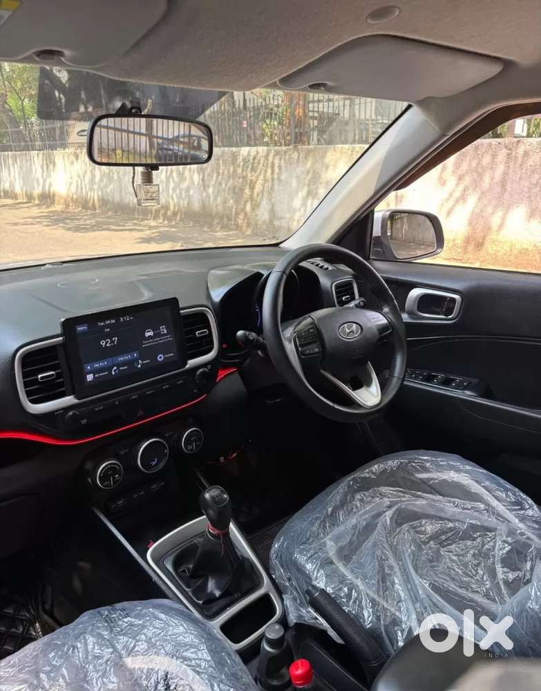 Hyundai Venue 1.2 S (o), 2022, Petrol