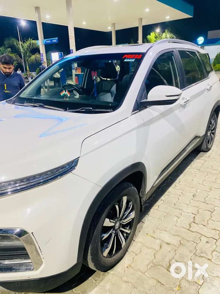 Mg Hector Top Model With Sunroof