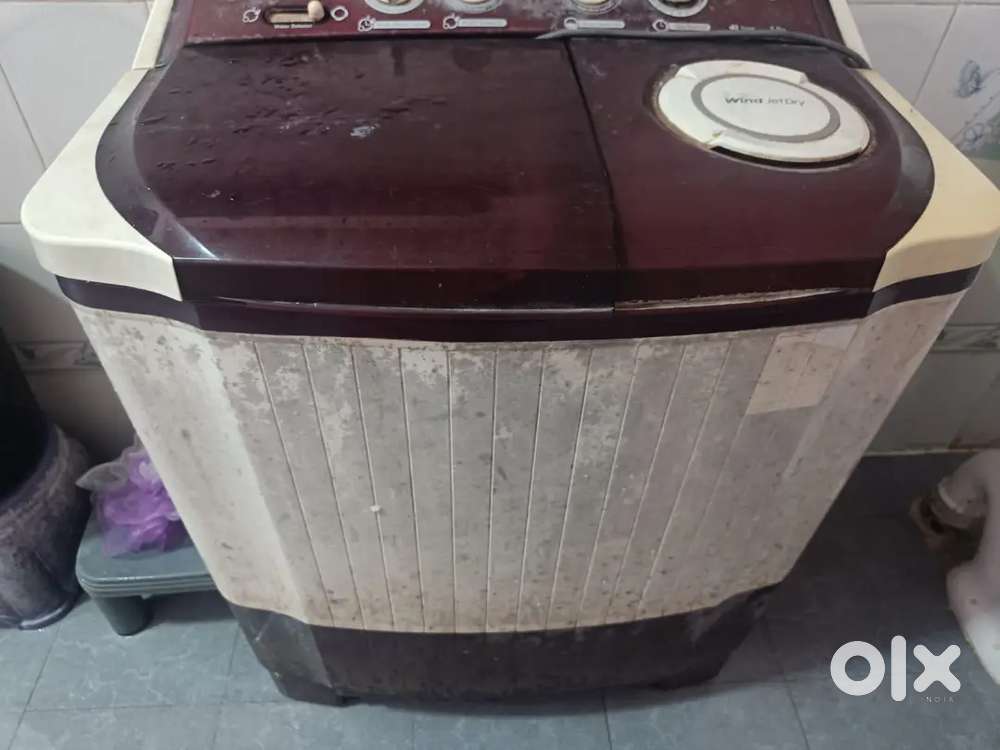 LG semi automatic washing machine