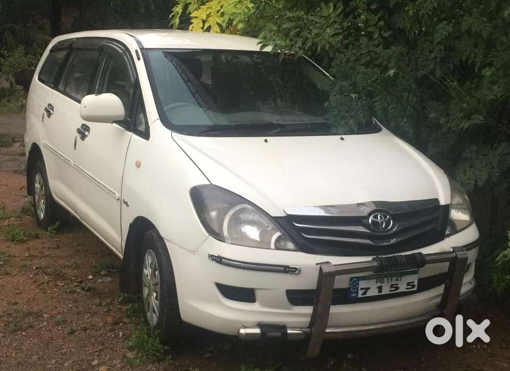 Toyota Innova 2007 Diesel 180000 Km Driven