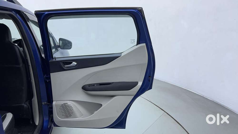 Renault Triber Rxz Easy-r Amt, 2020, Petrol