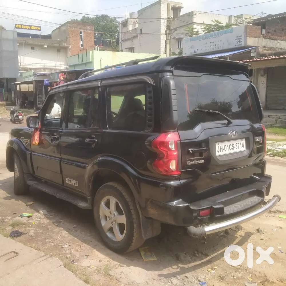 Mahindra Scorpio S6 Plus 2017
