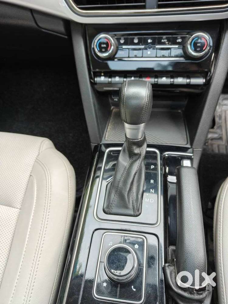Mahindra Xuv700 2.0 Ax 7 Petrol At Str, 2024, Petrol