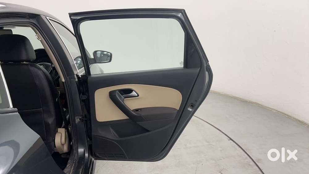 Volkswagen Polo Petrol Highline 1.2l, 2016, Petrol