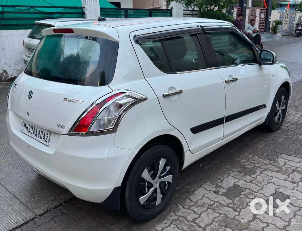 Maruti Suzuki Swift Vxi, 2012, Petrol