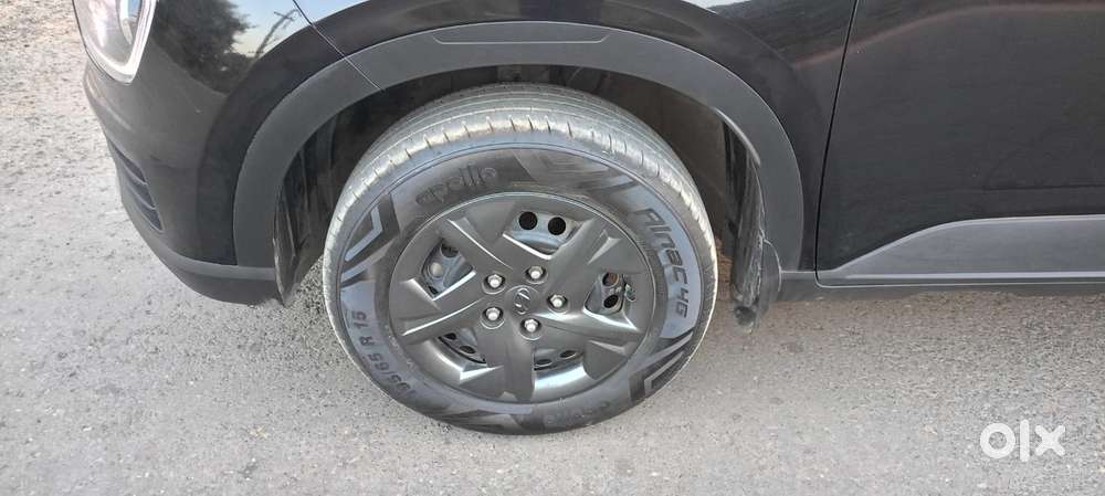 Hyundai Venue 1.2 S (o), 2024, Petrol