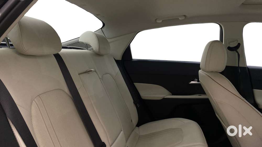 Hyundai Verna 1.5 Sx (o) Ivt, 2025, Petrol