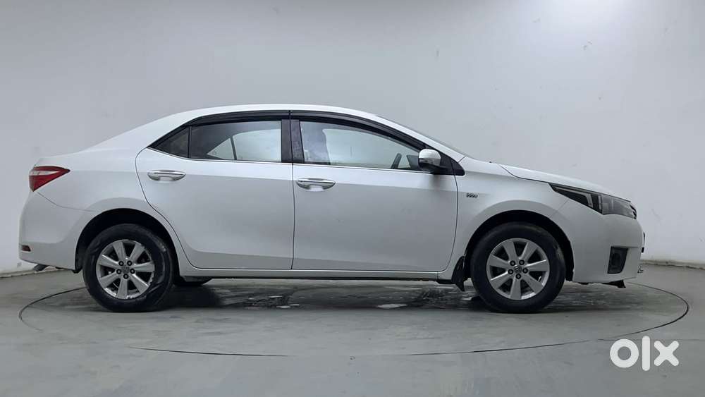 Toyota Corolla Altis G At, 2015, Petrol