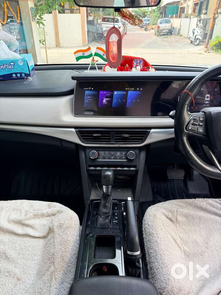 Mahindra Xuv700 2.2 Ax 5 Diesel At 7 Str, 2023, Diesel