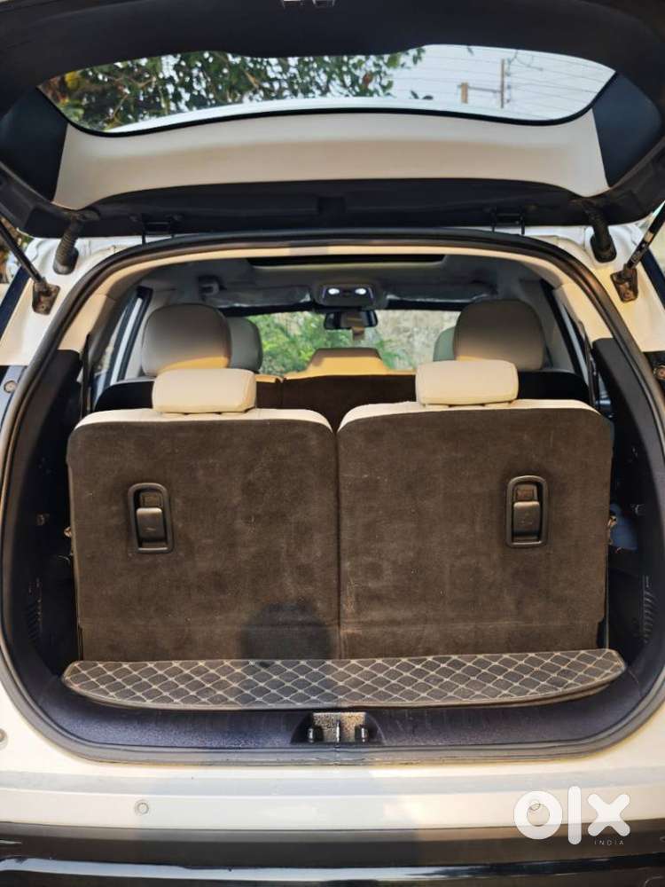 Mahindra Xuv700 2.2 Ax 7 Diesel Mt Luxury Pack Str, 2023, Diesel