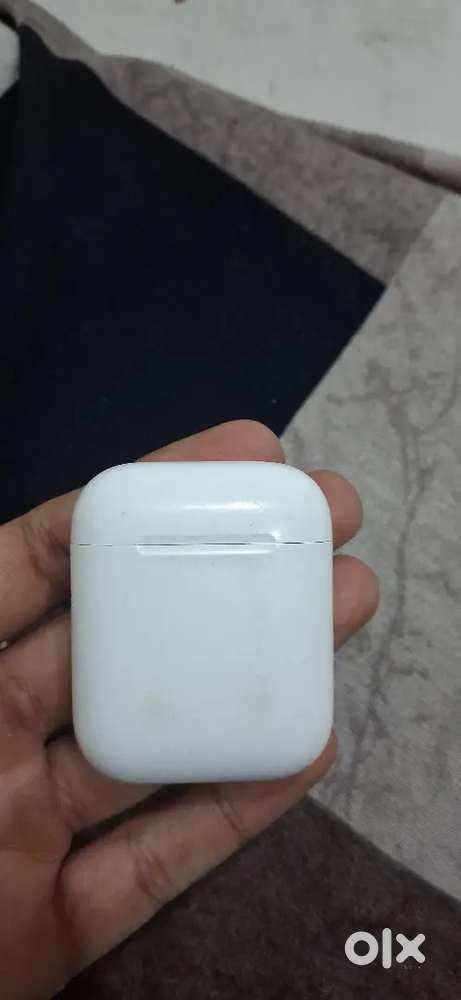 AirPods (2nd generation)
