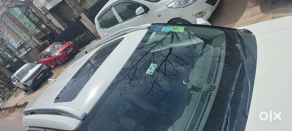 Hyundai Venue 2023 Petrol Well Maintained With Service Record