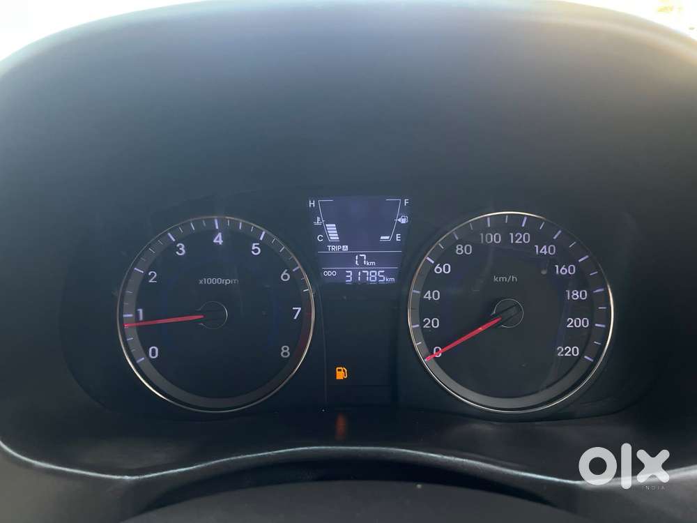Hyundai Fluidic Verna 1.6 Vtvt Sx, 2011, Petrol