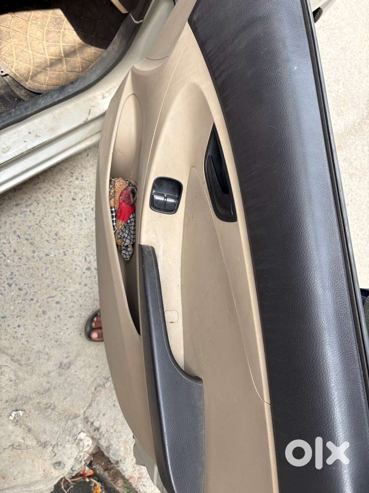 Hyundai Eon Magna 2013