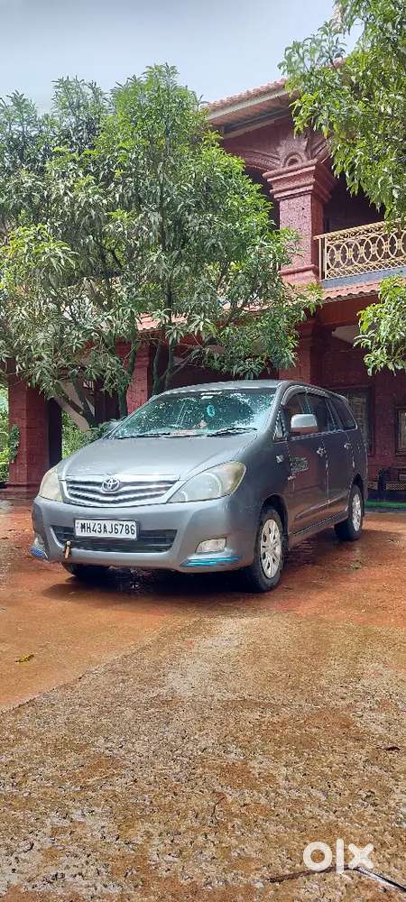 Toyota Innova 2011
