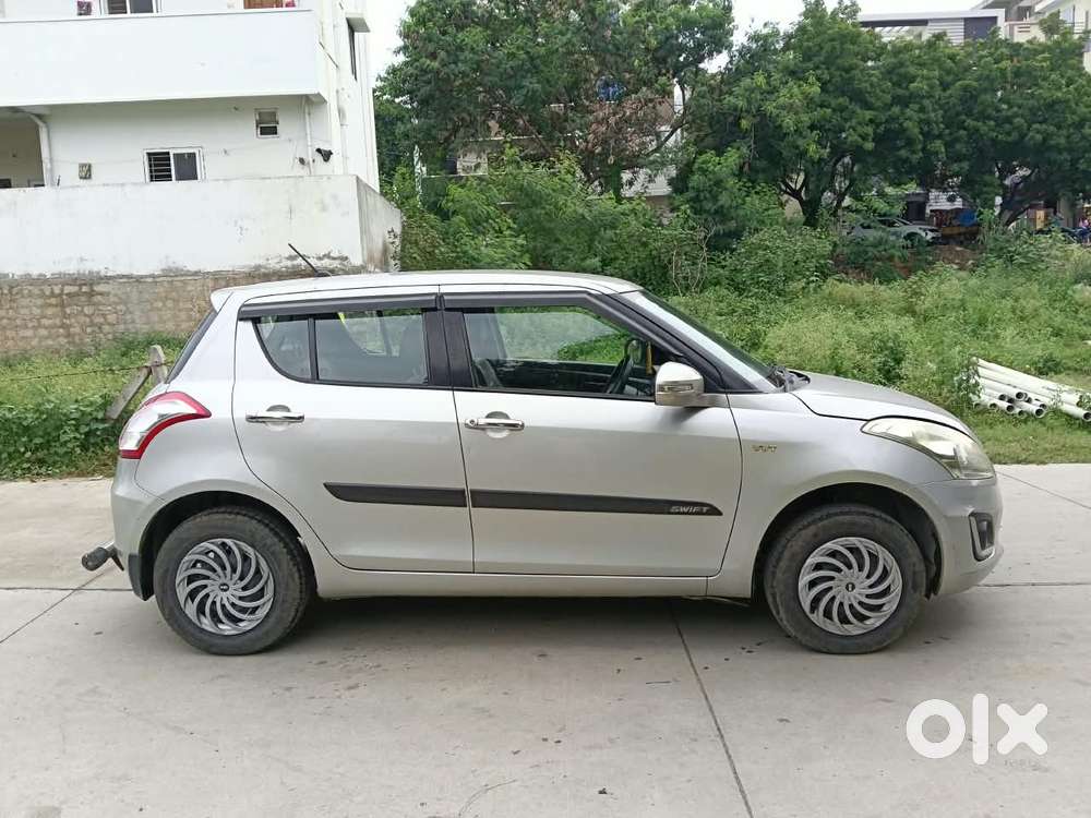 Maruti Suzuki Swift Vxi Abs Bsiv, 2016, Petrol