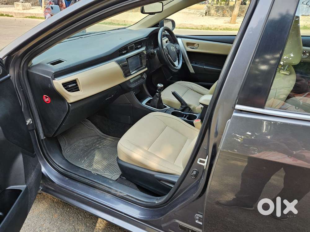 Toyota Corolla Altis 2010-2013 Gl, 2015, Petrol