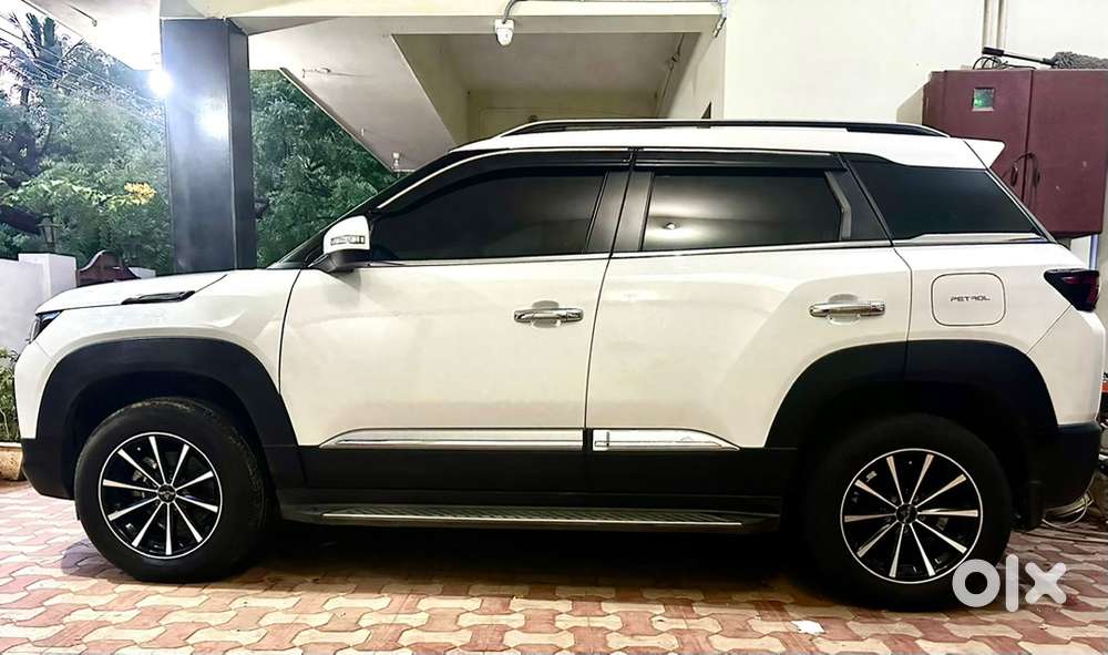 Maruti Brezza Petrol 2023