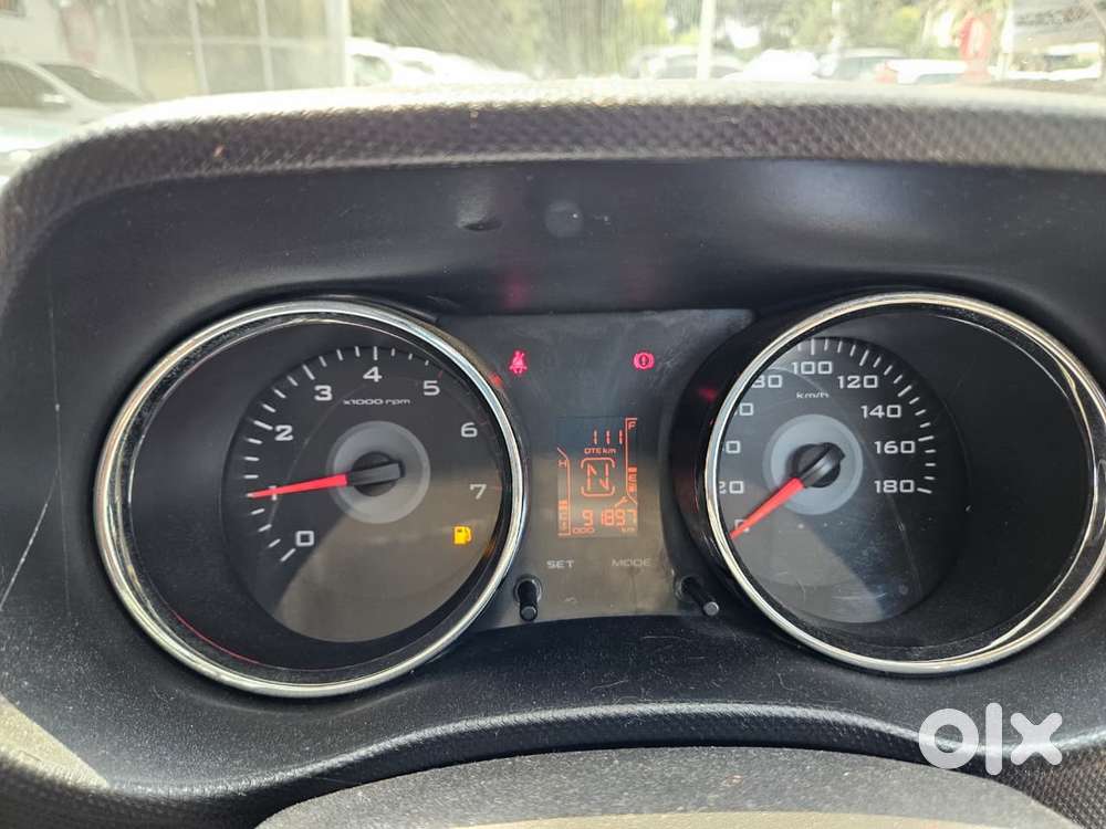 Mahindra Tuv 300 T8, 2016, Diesel