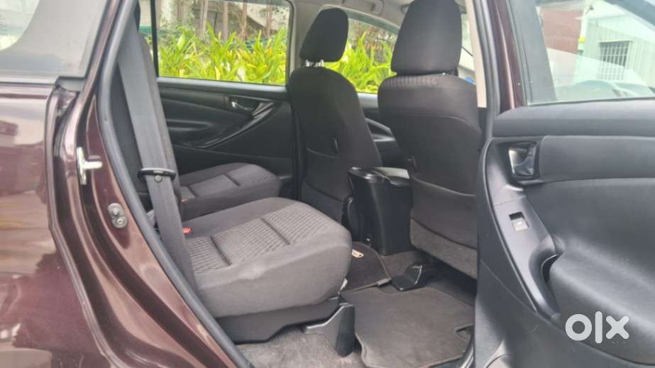 Toyota Innova Crysta 2.4 G Mt 7 Str, 2016, Diesel
