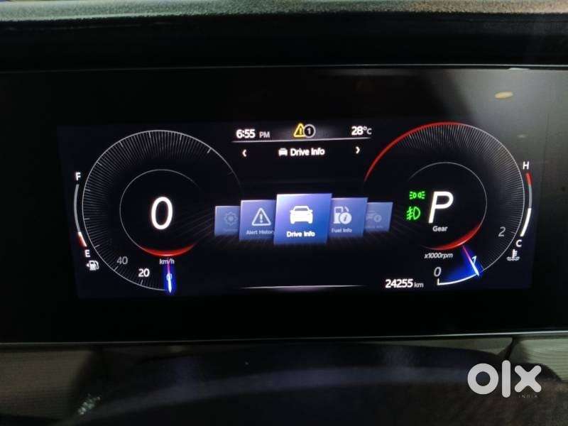 Mahindra Xuv700 2.2 Ax 5 Diesel At Str, 2024, Diesel