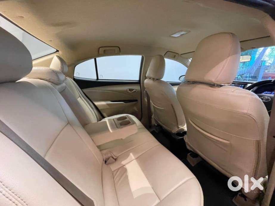 Toyota Yaris J Cvt, 2020, Petrol