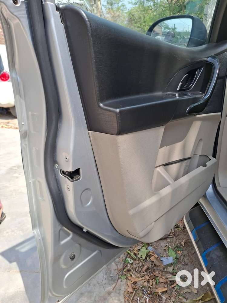 Mahindra Xuv500 W4, 2017, Diesel