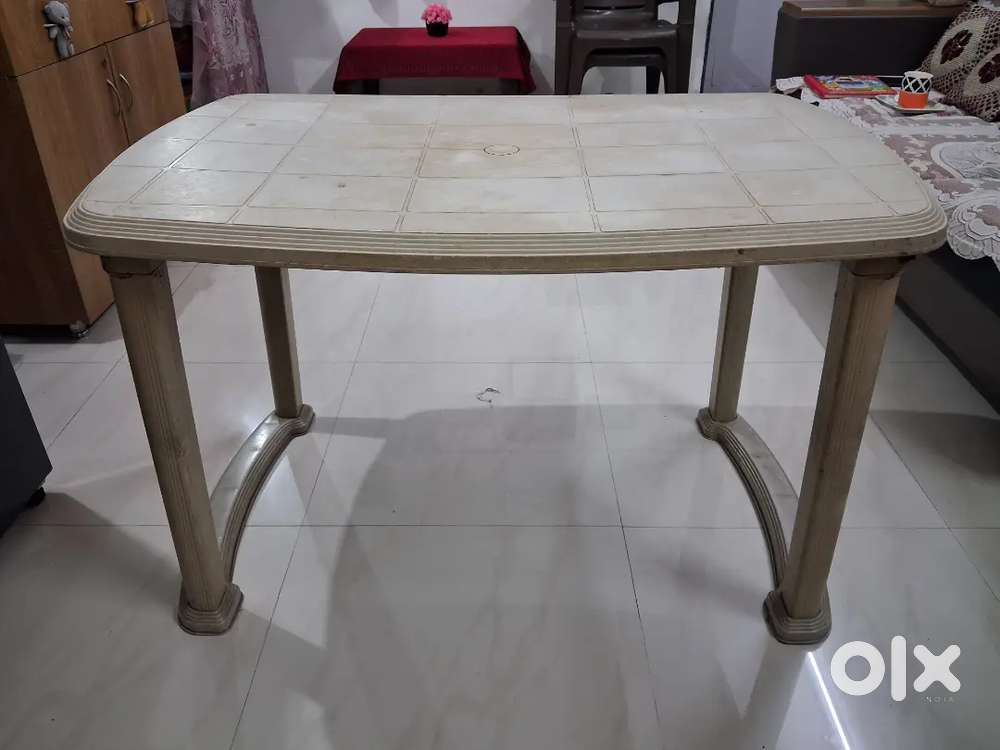 Dining table - Nilkamal brand